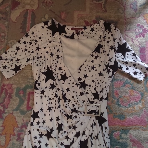 Black and white star dress - Picture 2 of 4
